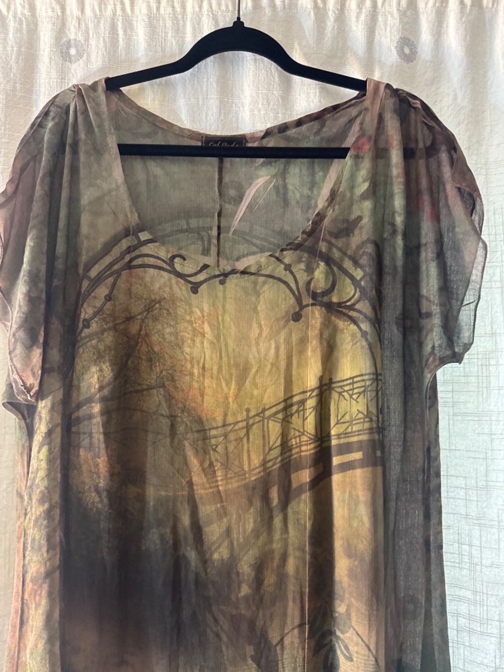 Woman’s dress - Picture 2 of 6